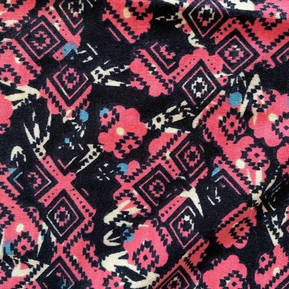 LLR Classic T Black with Pink White + Blue Print - Picture 2 of 4